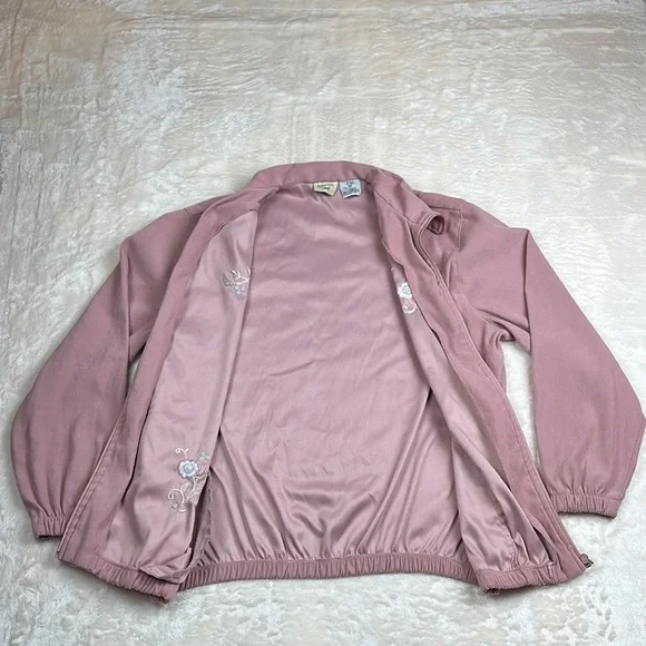 Essentials Dusty Rose Blazer With Flower Embroidery - Picture 5 of 12